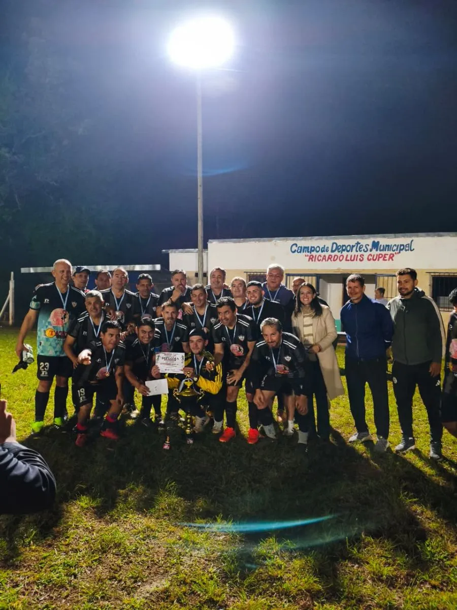 Guatambú de Puerto Libertad es el flamante campeón del certamen senior + 50 de Wanda