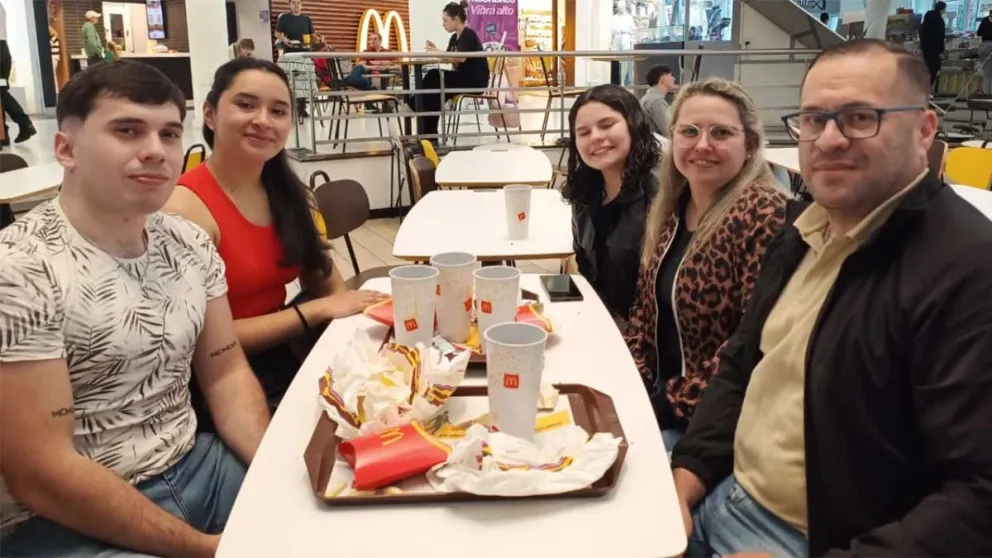 Brandon Noguera, Lorena Benítez, Danna Noguera, Natalia Freitas y Mario Noguera llegaron de Puerto Rico para recorrer paseos de la city.