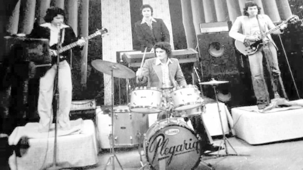 Plegaria en una presentación en Canal 12 en 1975. Foto: Archivo Polo Peralta