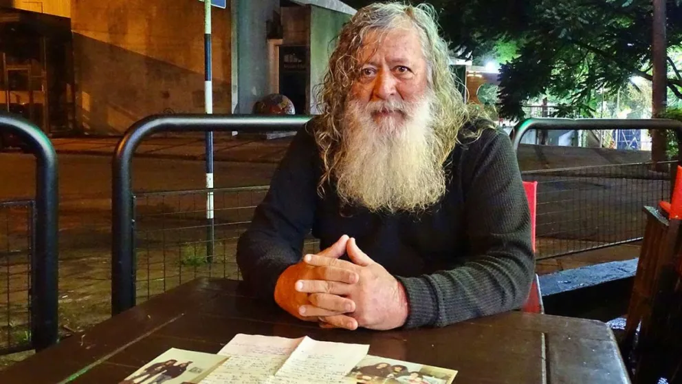 Roger trabaja como remisero y es reconocido en las calles de Oberá. 