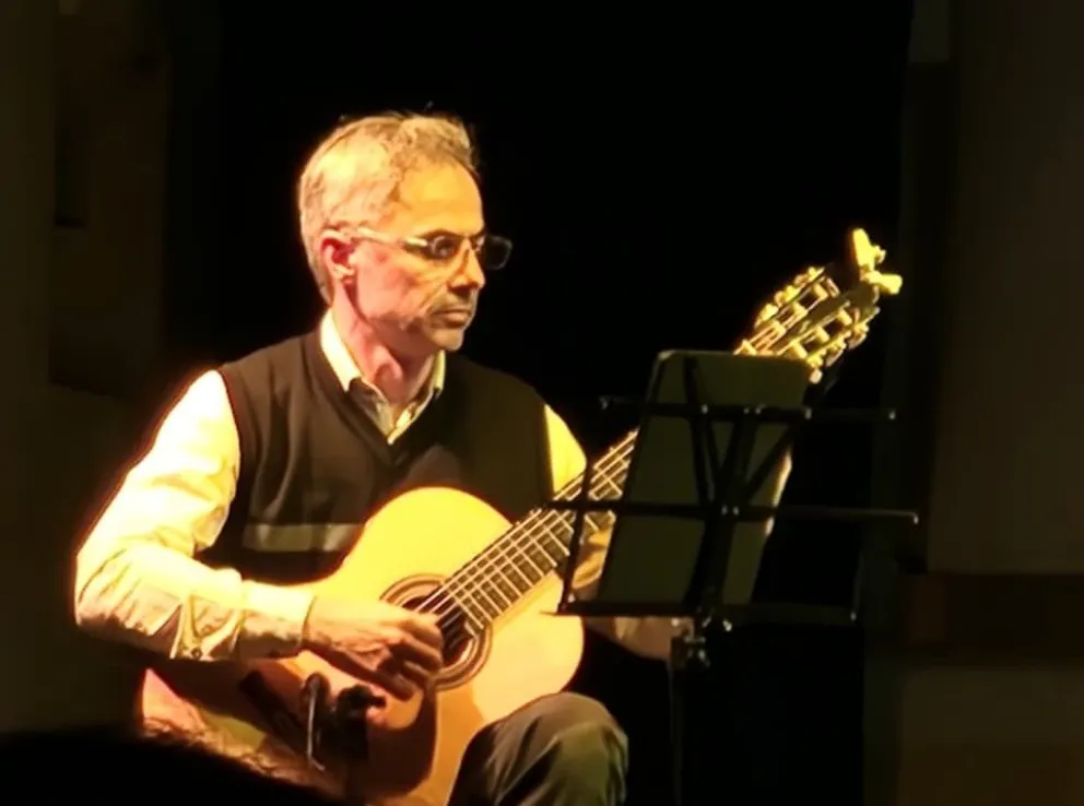 Luis Zanazzo presenta este viernes Antología II Música de César Lattí, en la Biblioteca Popular Posadas. 