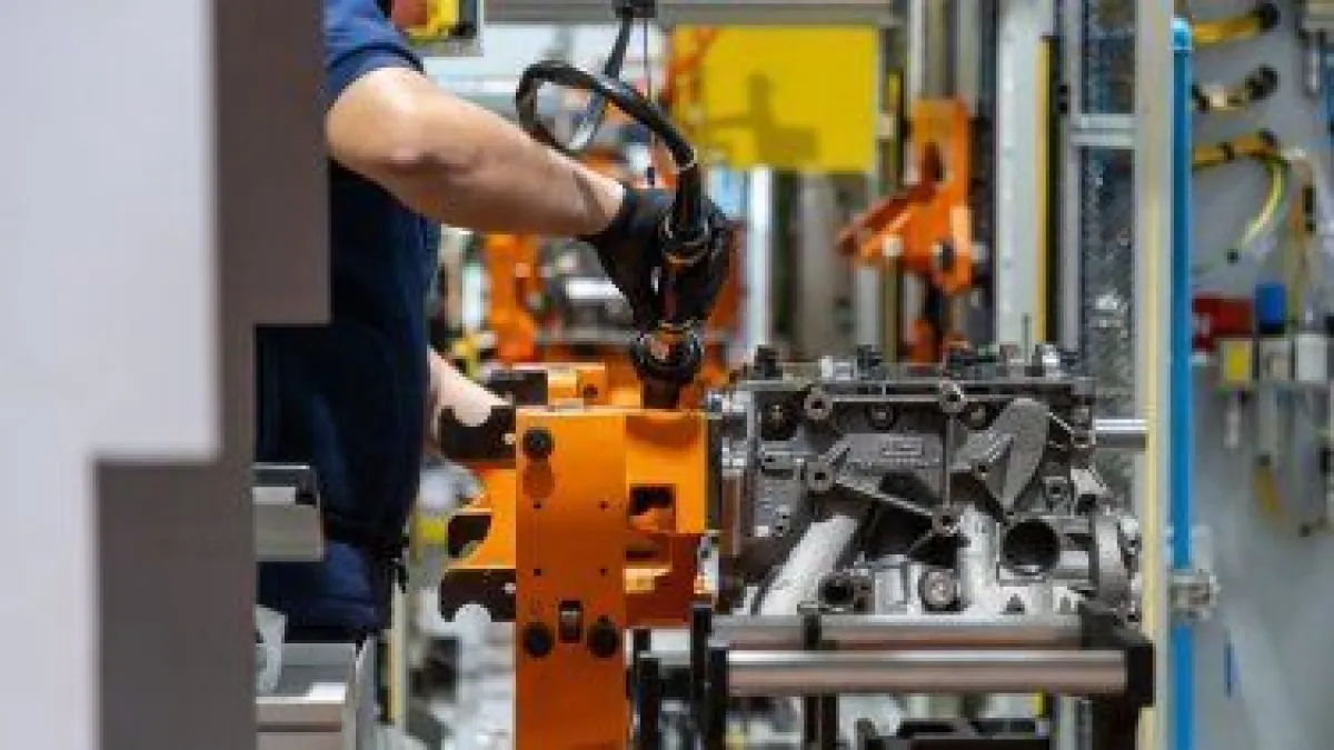 La industria argentina sigue en retroceso y casi cuatro de cada diez máquinas permanecieron paradas en agosto