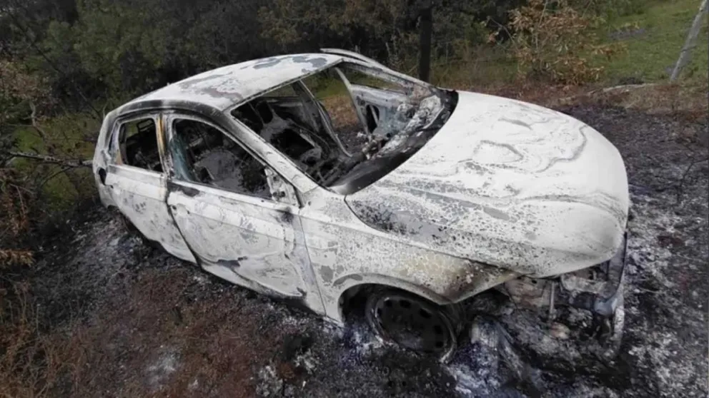El VW Polo Track perteneciente a la víctima fue hallado en una zona conocida como Potrero Barrero. Foto: Polmis