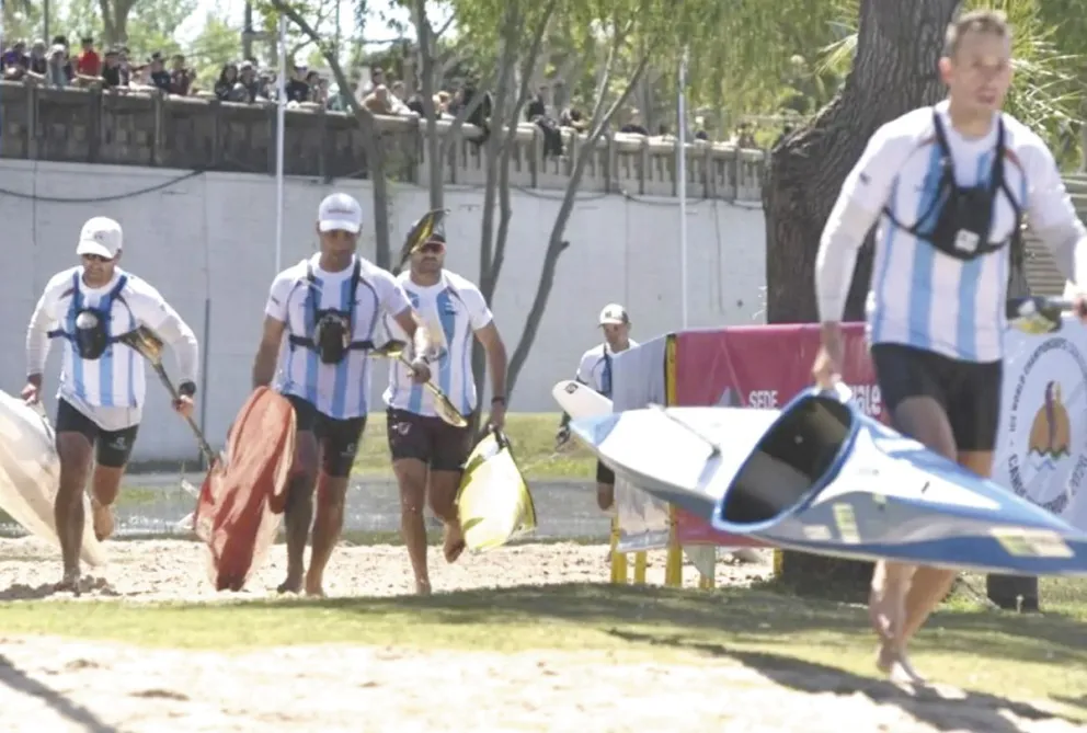 Los palistas misioneros dijeron presente en el Mundial y Panamericano
de Canotaje Maratón, en Gualeguaychú. foto: GENTILEZA