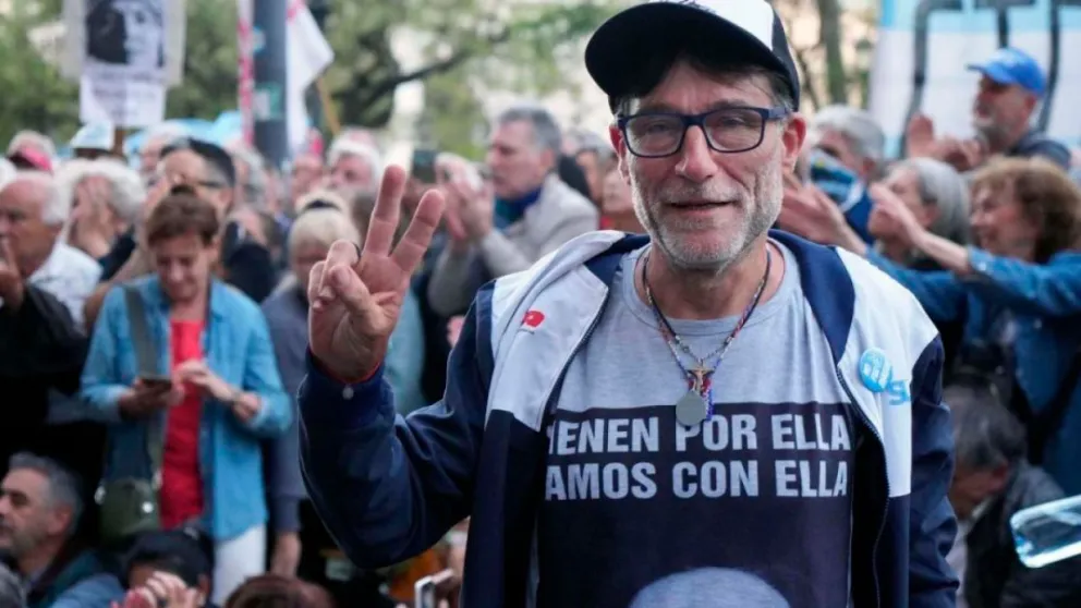 El padre Paco Olveira es reconocido por su compromiso social. 