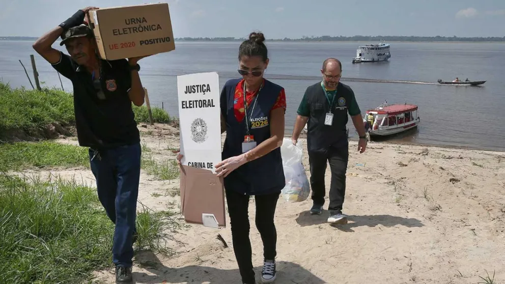 Deben facilitar el acceso a las urnas para indígenas de Brasil. Foto: AP