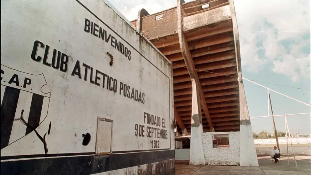 A principios del siglo, el Decano posadeño se quedó sin su estadio y gran parte de su predio. Foto: archivo El Territorio